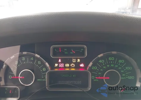 2010 Ford Expedition Xlt z USA, uszkodzony, nr VIN 1FMJU1G54AEB48894